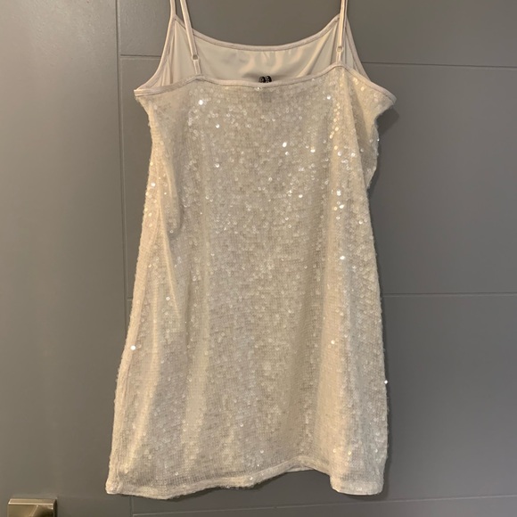 H&M dress - Picture 2 of 3